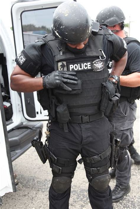 32 law enforcement tactical units ideas law enforcement special forces swat