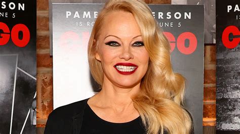 Pamela Anderson N A Jamais Vu De Sex Tape Vol E Dit Qu Tre Nouvelle Maman L A Sauv E Les