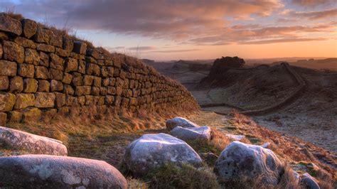 The Wall Sunrise At Hadrians Wall Northumberland Uk Lee Smith