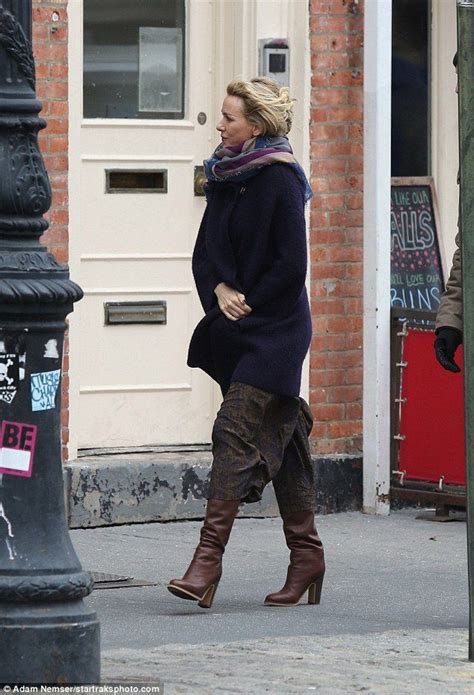 Staying Warm With Her Blonde Locks In An Up Do The Actress Also Added