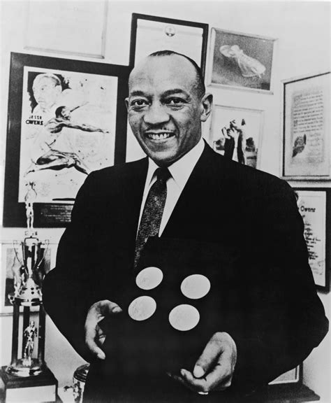 Biography Of Jesse Owens 4 Time Olympic Gold Medalist