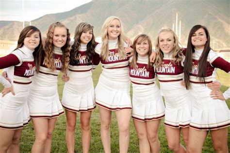 Vibrant Cheerleader Group Portraits In Utah