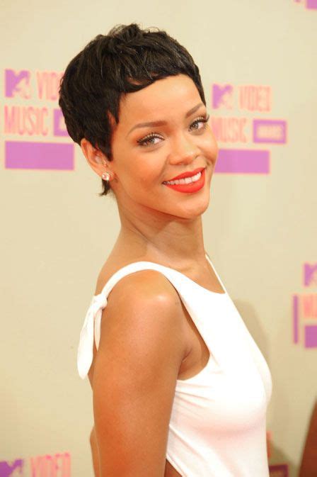 Rihanna At The 2012 Mtv Vmas Flawless Skin Serves A Great Canvas For