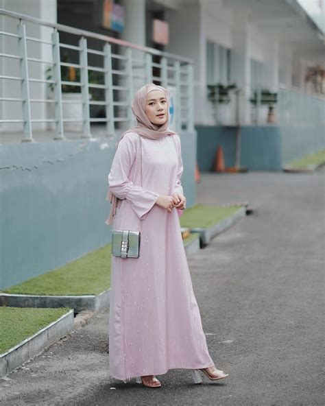 Model Gamis Polos Terbaru Untuk Remaja Ragam Muslim
