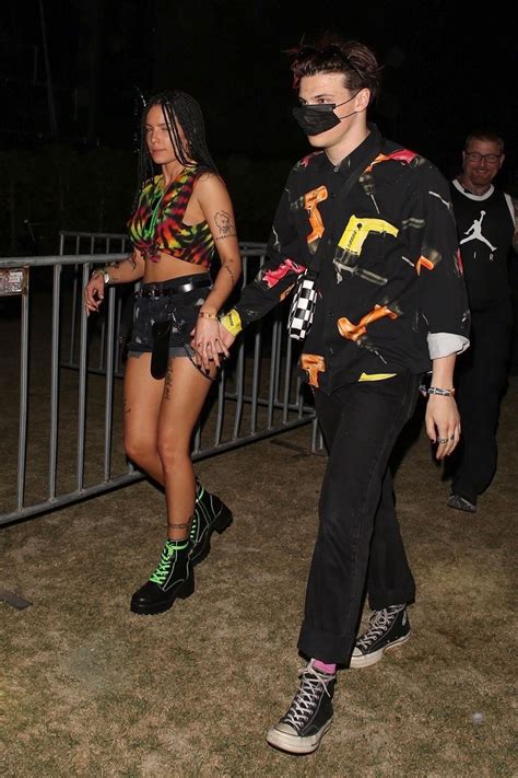 Halsey's reported six flags date with evan peters prompted fans to wonder when and if she and halsey and evan peters sparked dating rumors over the weekend when they were spotted at six. HALSEY and Yungblud at Coachella Valley Music and Arts ...