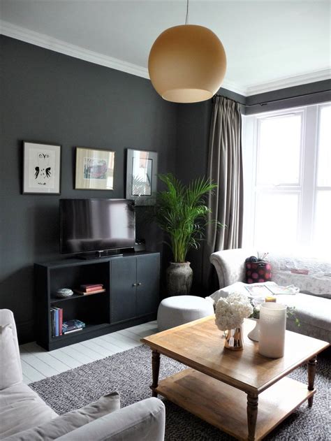 Decorating With Dark Colours Grey Lounge Grijze Muren Woonkamer Muur