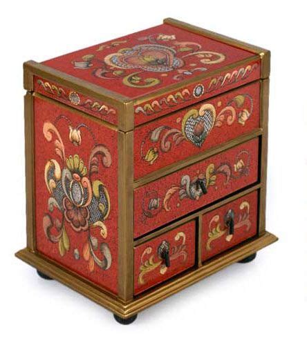 The six to one ratio this mini couch is sized to fit in doll houses. Small box/jewelry box refinishing idea. (With images ...