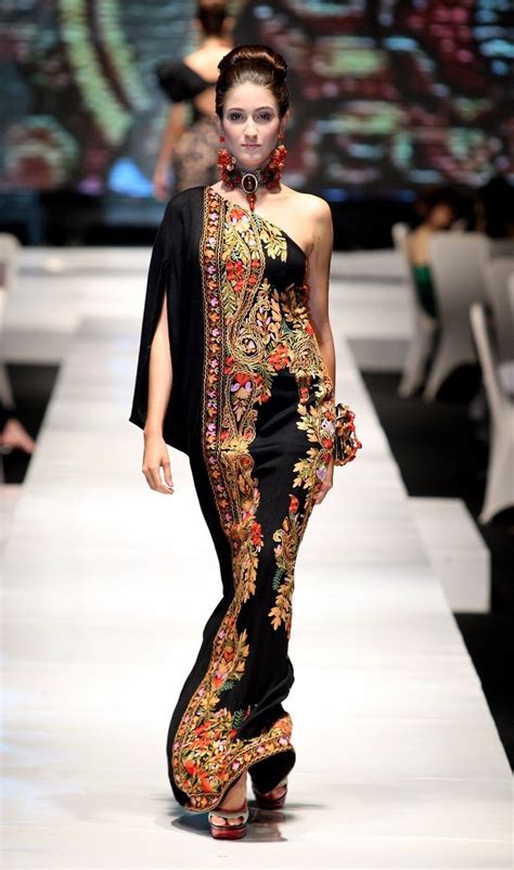 Pin By Abi Theclas On Batik Nusantara Indonesia Fashion Indonesia