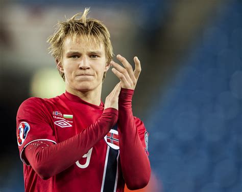 Martin ødegaard (born 17 december 1998) is a norwegian professional footballer who plays as an attacking midfielder for la liga club real madrid and the norway national team. Martin Ødegaard transfer news: Bayern Munich win the race ...
