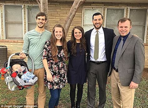 Jinger Duggar Shares Another Bump Photo At 24 Weeks Daily Mail Online