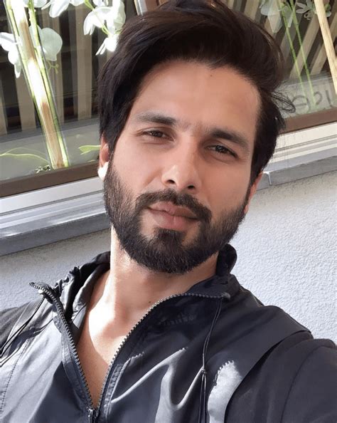 Shahid Kapoor Age Height Biography Wiki Net Worth Know Hear