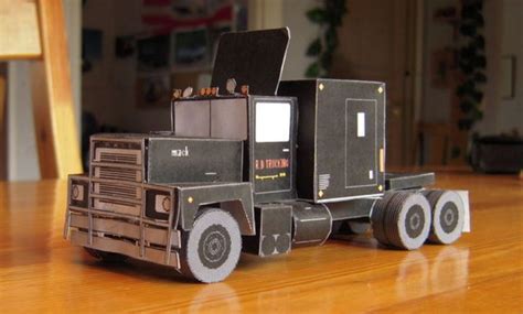 Convoy Mack R700 Truck Free Vehicle Paper Model Download Paper Models