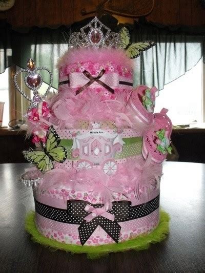 See more ideas about baby shower, baby shower gifts, baby shower decorations. Making a Diaper Cake | ThriftyFun