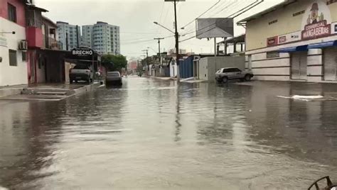 Chuva provoca mais alagamentos em ruas e avenidas de Maceió Alagoas G1