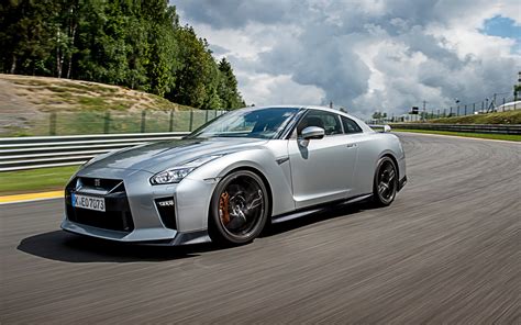 2017 Nissan Gt R Photos 19 The Car Guide