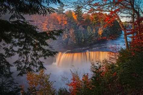 Tahquamenon Falls State Park Michigan Best Places To See Fall