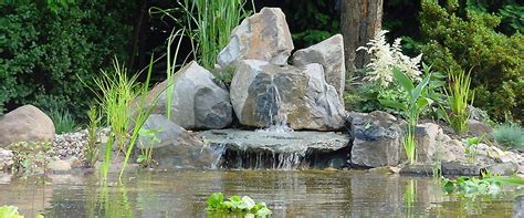 Hier finden sie zahlreiche ideen trends tipps und tricks zum thema gartengestaltung. Kleiner schmaler Garten - Bilder und Beispiele zur ...