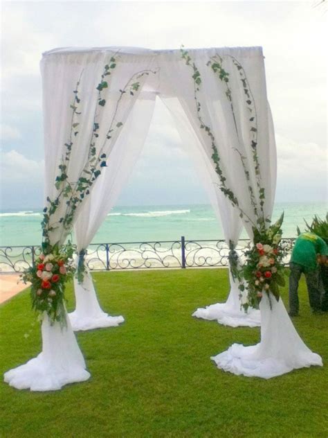 Hacemos arcos de globos para bodas como el del video para el día de tu boda o una celebración especial. Pin de FLORERIA JARDIN en arcos para bodas en la playa ...