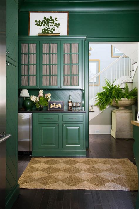 This kitchen cabinet will give you a similar effect. 20+ GORGEOUS GREEN KITCHEN CABINET IDEAS
