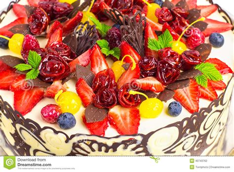 Früchtebrot mit aprikosen, datteln, feigen und nüssen. Kuchen Trägt Dekoration Früchte Stockfoto - Bild: 40743762