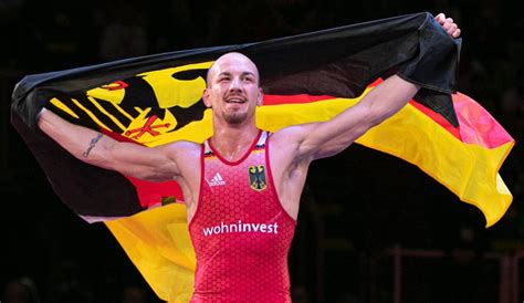 Последние твиты от olympia handball club (@olympia_hc). Ringer Frank Stäbler vor Olympia im Interview: "Ich esse ...