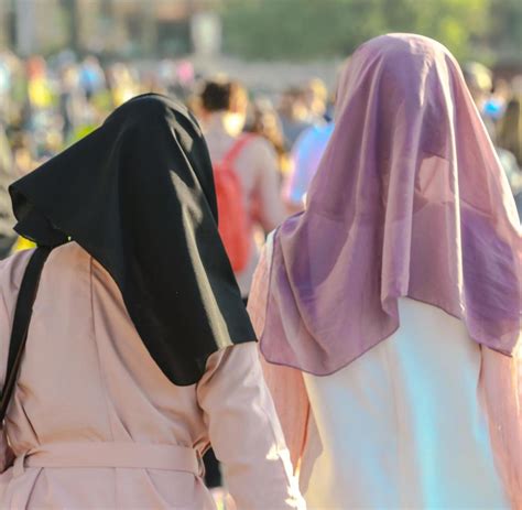 ahmad mansour islamismus experte fordert kopftuch verbot bei minderjährigen welt