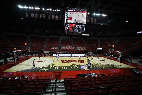 Unlv Mens Basketball To End Monthlong Layoff Because Of Covid Unlv