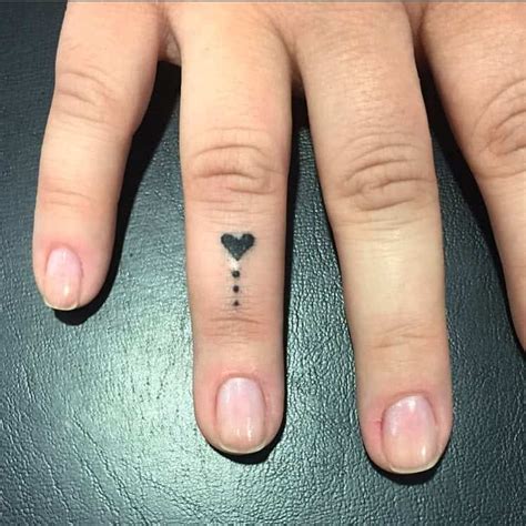 Heart Outline Tattoo On Finger Zerkalovulcan