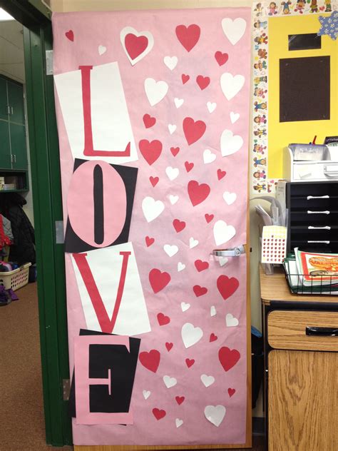 Valentines Day Classroom Door I Like The Look Of The Lay