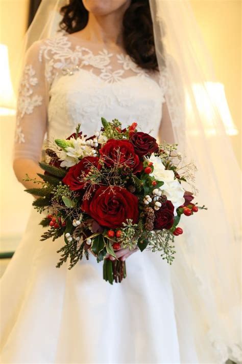 Romantic And Elegant Red Bridal Bouquet Ideas Wedding Flowers