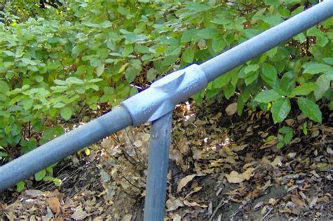 Connections can be either welded or non welded (mechanically attached with fittings). Repairing a Pipe Handrail with Kee Klamp Railing Fittings