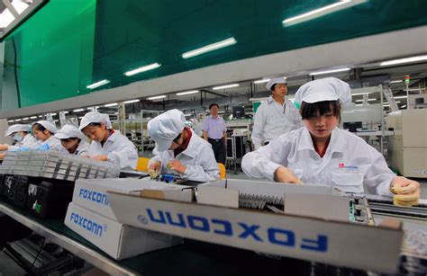 An audit of apple's chinese factories details serious and pressing concerns over excessive working hours, unpaid overtime, health and safety failings, and management interference in trade unions. Foxconn Said to Use Forced Student Labor to Make iPhones ...