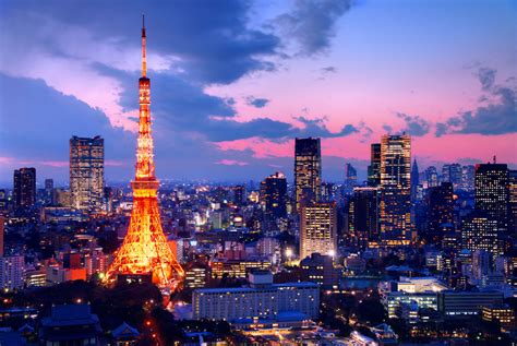 You Must See Tokyo Tower In Golden Light If You Happen To