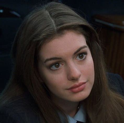 She is of mostly irish descent. Anne Hathaway | Anne hathaway, Princess diaries, Anne ...