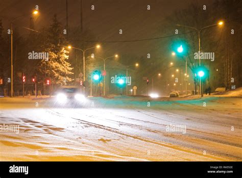 Ice on roadway hi-res stock photography and images - Alamy