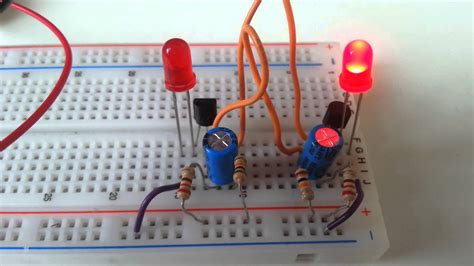 Multivibratore Astabile A Transistor Su Breadboard Youtube