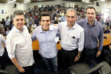 Partidos se movimentam para novas filiações durante janela partidária