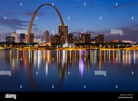 St Louis Skyscraper Hi Res Stock Photography And Images Alamy