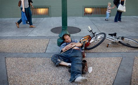 Berkeley Targeting Homeless Proposes Ban On Sidewalk Sitting The New York Times