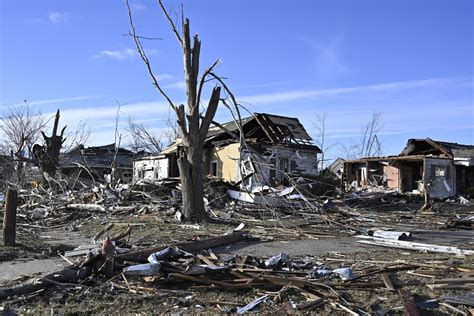 Photo Gallery Communities Rally Amid Midwest Tornado Damage