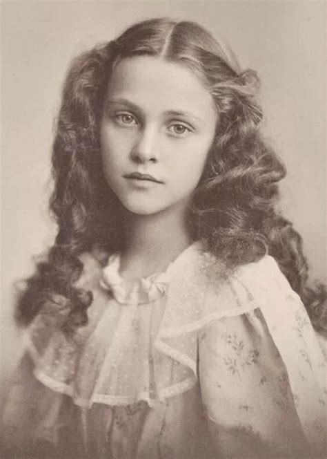 Beautiful Victorian Girl Vintage Portraits Portrait Girl