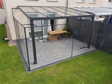 Einen garten ganz oder teilweise als freigehege für katzen zu nutzen bedarf größter sorgfalt. Katzennetz Auf Terrassen - Katzennetze Onlineshop