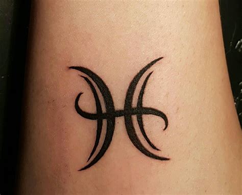 Tribal Pisces Tattoo With Images Pisces Tattoos Pisces Tattoo Designs Zodiac Tattoos