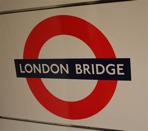 London Bridge Underground Station Modern Roundel Bowroaduk Flickr