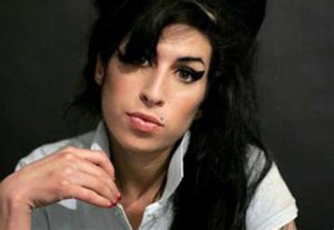 Amy Winehouse Vizitata De Fantoma Lui Michael Jackson