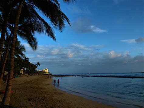 Hawaiian Beach Scene Honolulu 2mnecars Flickr