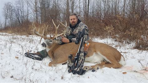 Wisconsin Trophy Whitetail Deer Hunt For 1 Hunter And 1 Observer