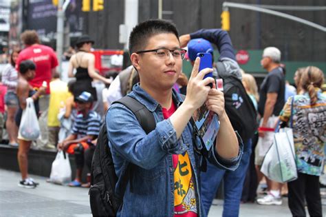 7 Things To Know About The New Chinese Tourists Fashion China