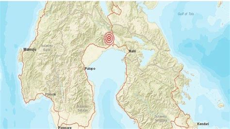 Pusat gempa disebut juga dengan istilah hiposenter (hypocenter/hiposentrum) yang berasal dari bahasa yunani υπόκεντρον yang berarti di pusat, adalah titik di dalam bumi yang menjadi pusat gempa bumi. Gempa Bumi Hari Ini Guncang Luwu Timur Sulawesi Selatan ...