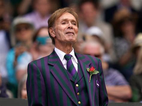 sir cliff richard announces first christmas album in 19 years guernsey press
